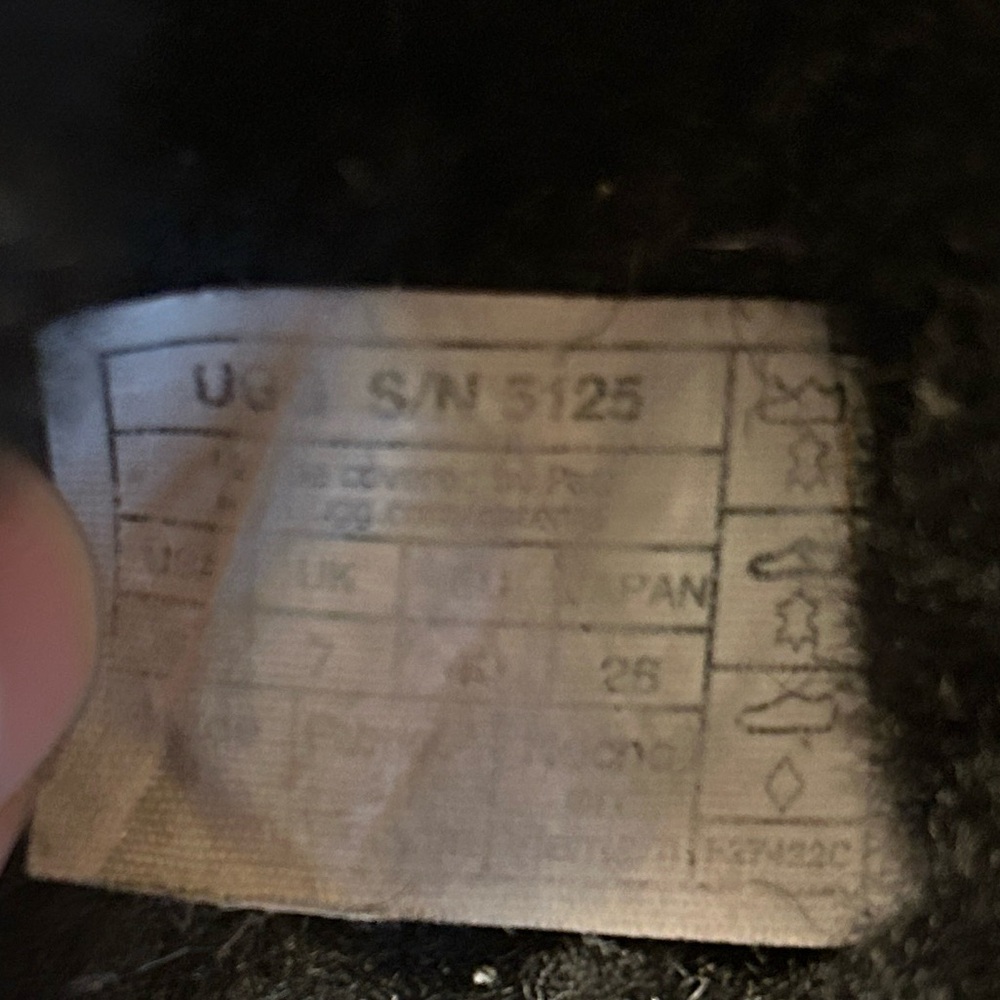 UGGS SIZE 9 Black USED‼️ read description and look at photos carefully‼️ - Picture 13 of 16